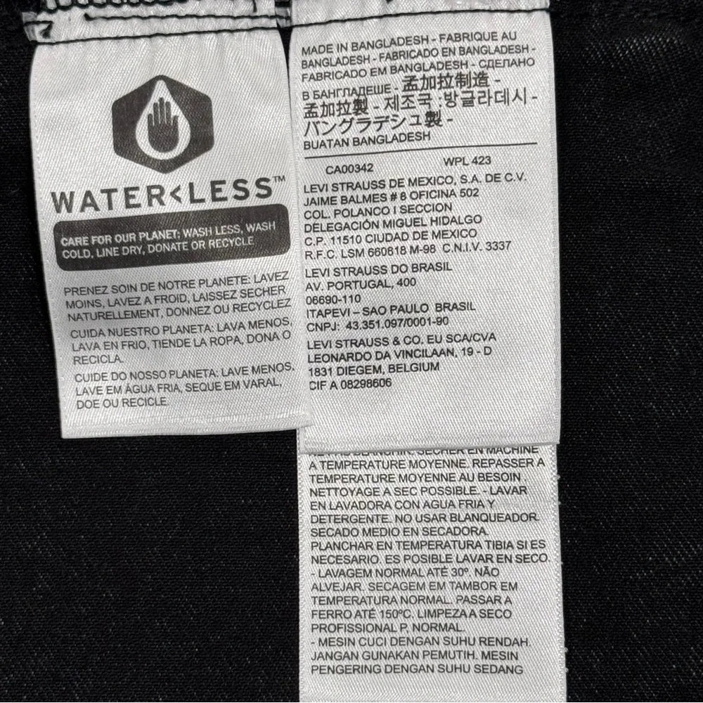 Levi’s Mens Washed Black Denim Trucker Jacket in Size XXL - Picture 4 of 7